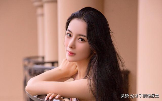 情人节送媳妇什么礼物七夕情人节，怎样引导男人送礼物？拯救乏味直男