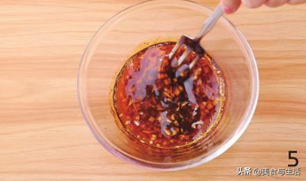 怎样炖鸡腿好吃又嫩，出锅后颜色漂亮味道香