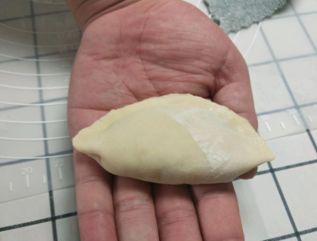 素菜盒子怎么做好吃，不用和面2分钟一锅
