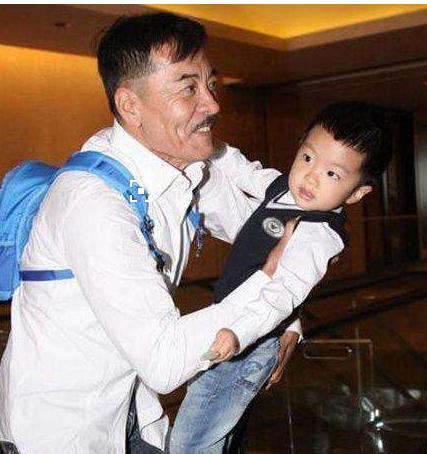 抛弃小23岁杨若兮，刘威现况（被大23岁刘威抛弃后）