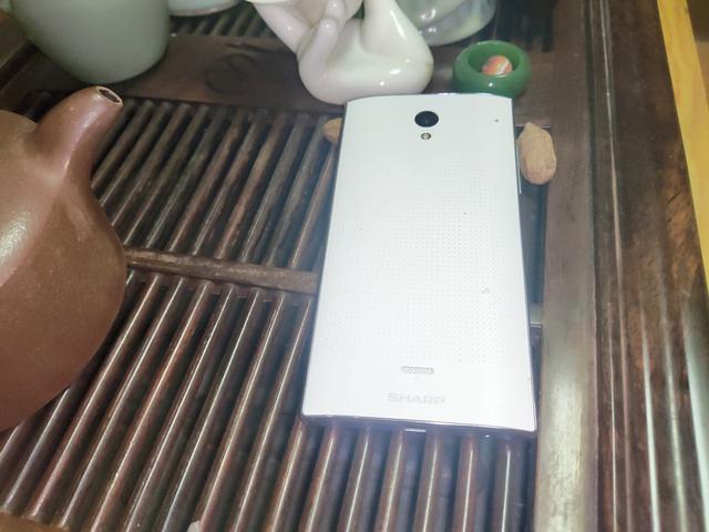 夏普aquoss2手机，这款夏普S2你觉得好看吗