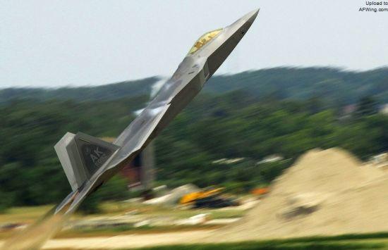 美国f8小型战斗机，美国海军第一款真正超音速舰载机