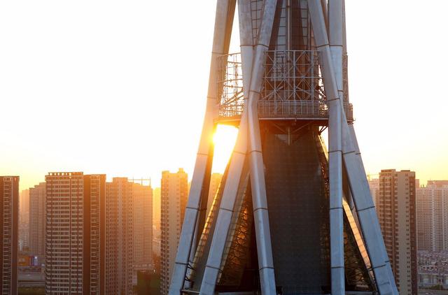 广州塔还有个孪生兄妹，广州双子塔何时建成的