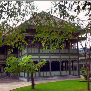 家具木材档次排名，12种实木家具木材（实木家具十大名贵木材）