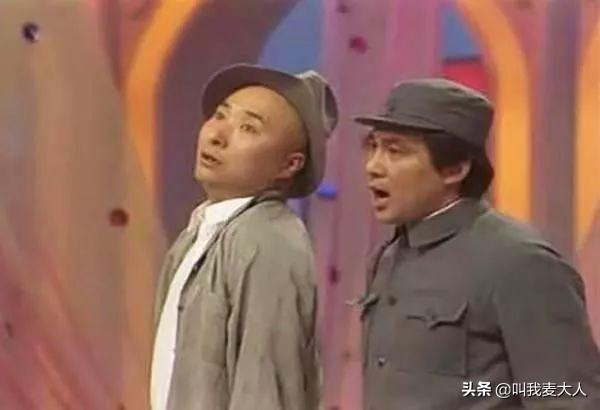 朱时茂春晚最新消息，与旗袍美女饮酒红光满面