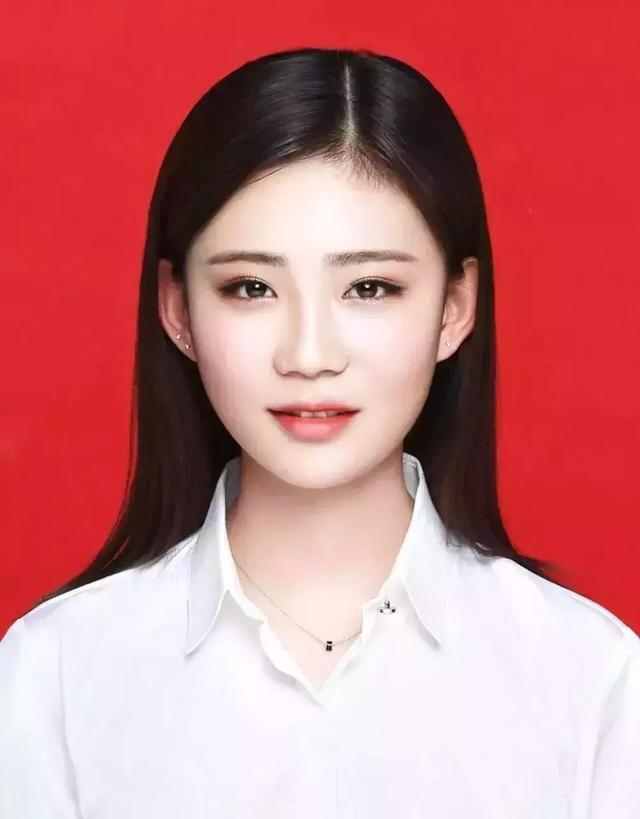 怎样拍白底证件照好看，颜值一般也能拍出最美证件照