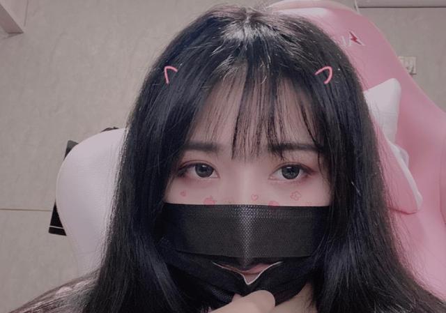 小团团在哪里直播，yy主播小白直播间在哪里（一条小团团重新开播）