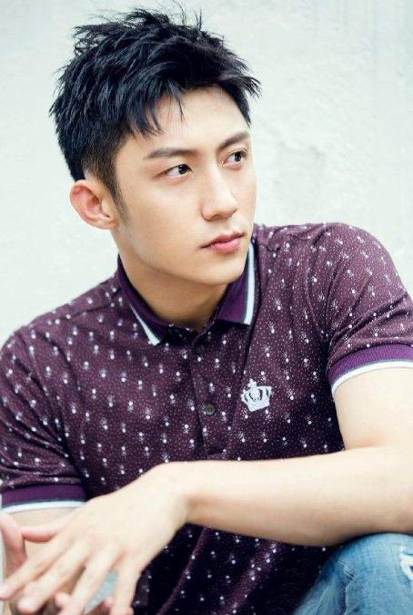 黄景瑜的家境怎么样，黄景瑜父母罕曝光（黄景瑜谈父母落泪）