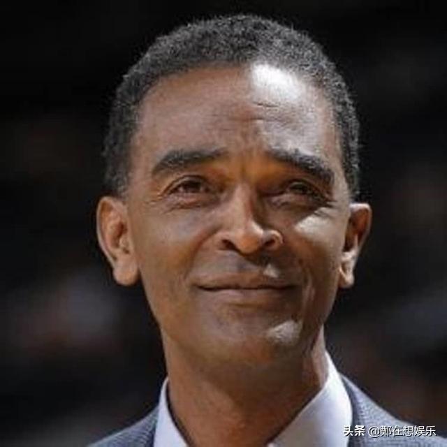 姚明各项数据在nba历史排名，分析姚明在NBA历史中锋的排名