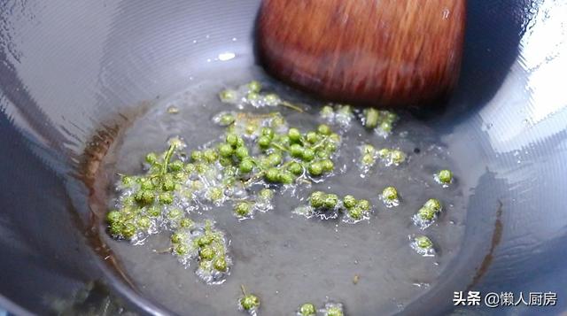 進入夏天，豬肝這樣做，嫩嫩滑滑的，吃不到一點腥味 熱愛美食 第15张
