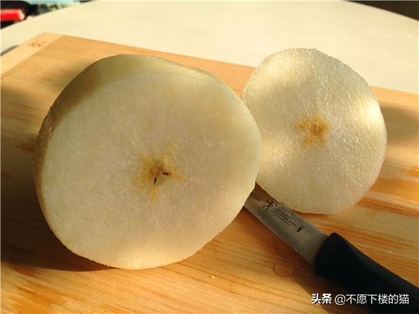 川贝炖雪梨止咳的做法，来一份川贝冰糖炖雪梨就够了（冰糖雪梨润肺止咳的正确做法）