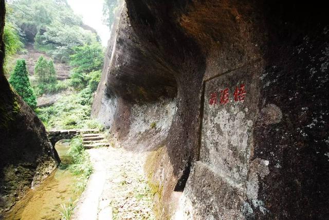 武夷岩茶三坑两涧位置，孕育了绝品岩茶的