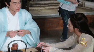 林更新杀青和赵丽颖亲密拥抱，林更新脑梗又犯了