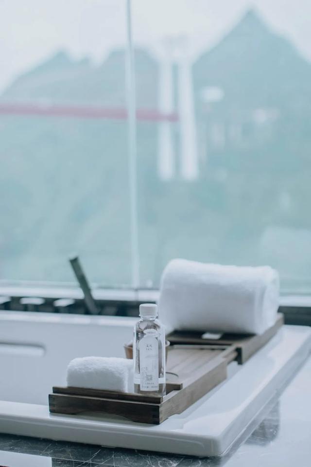 贵州黄果树瀑布，贵州的旅游景点黄果树瀑布（5A景点贵州黄果树瀑布三天两晚旅游全攻略）