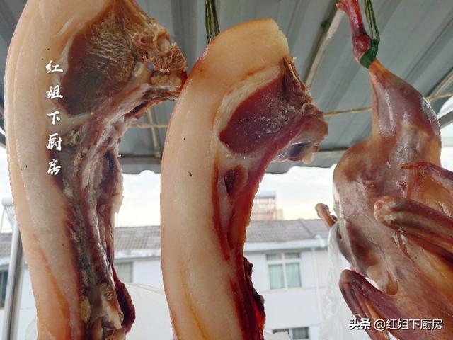 最美家常菜春笋炖腊肉，春季如果只能吃一道菜