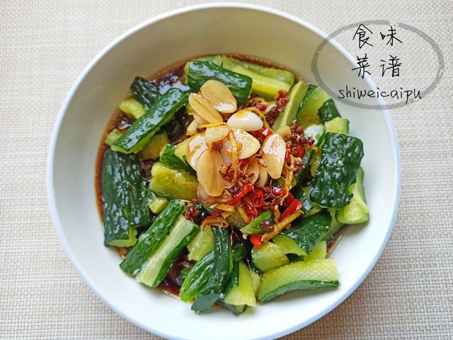 腌黄瓜怎么做好吃，腌黄瓜怎么腌好吃又简单快速（直接加盐腌是大错特错）