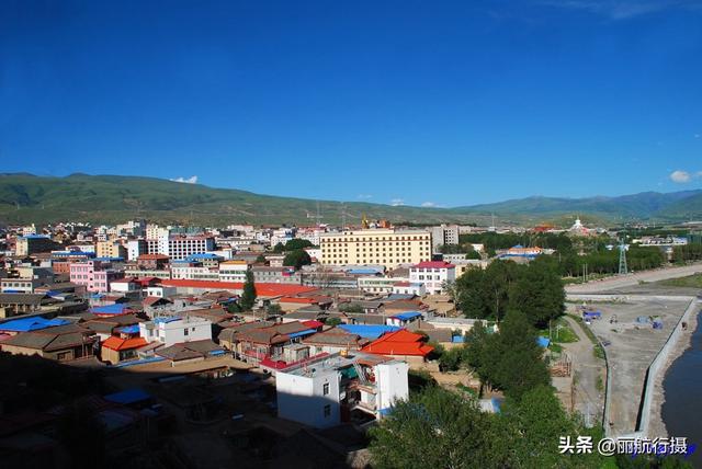 新都桥草原风景，新都桥—塔公草原—雅砻江河谷——迷人的夏季风光