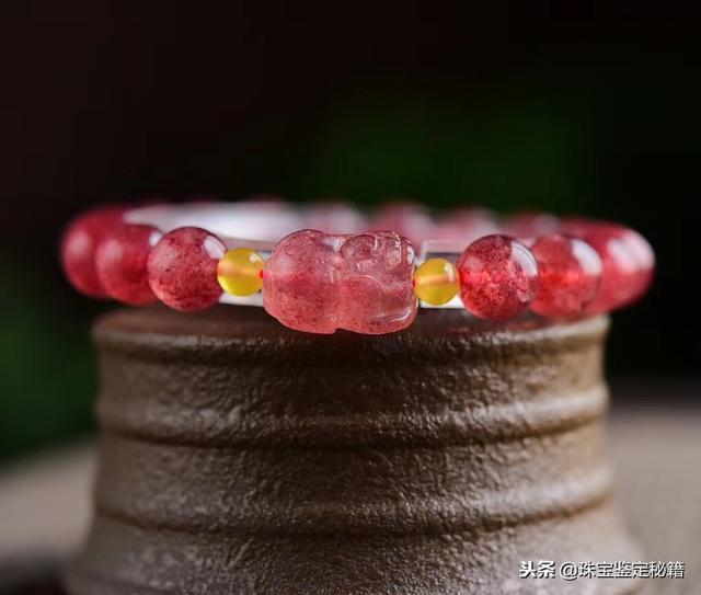 白水晶和红草莓晶有什么区别，读完这篇文章让你更加认识草莓晶