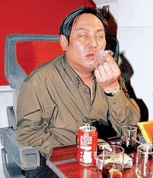 罗兆辉和张智霖的关系，屌丝逆袭27岁身家10亿