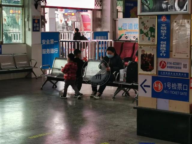 抚州汽车站春节时间表，春运前一天的抚州老长途汽车站