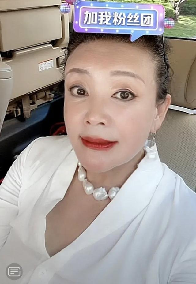 張蘭不愧女強人，兒媳大S准備離婚，她直播帶貨內心強大像沒事人 娛樂八卦吃瓜 第7张