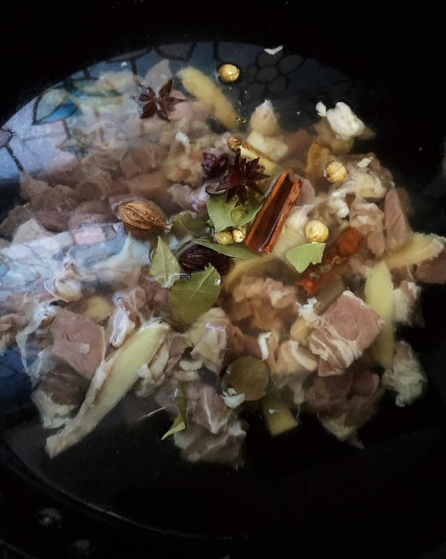 正宗襄阳牛肉面配方，美食做法——襄阳牛肉面