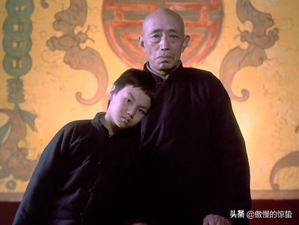 四川川剧魔术师变脸，神秘机关原来藏在这里