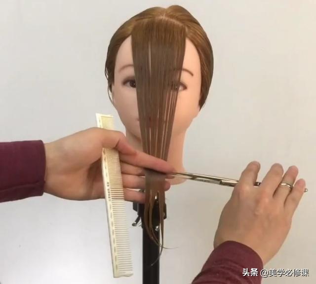 八字刘海怎么剪，如何快速学会剪八字刘海