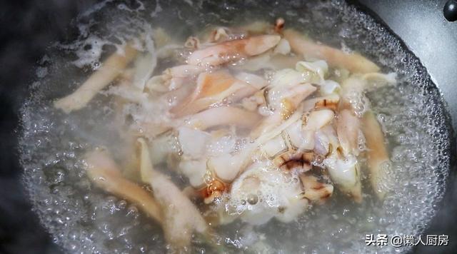 春天，遇到這海鮮別手軟，非常肥美，人人吃得起，20元一斤 熱愛美食 第14张