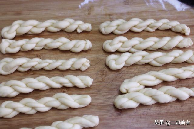 麻花怎么做才能又酥又脆，麻花怎么做又酥又脆教程（酥脆咸香的炸麻花）