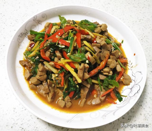 猪腰子怎么炒好吃，怎么爆炒猪腰好吃（去腥去膻还滑嫩）