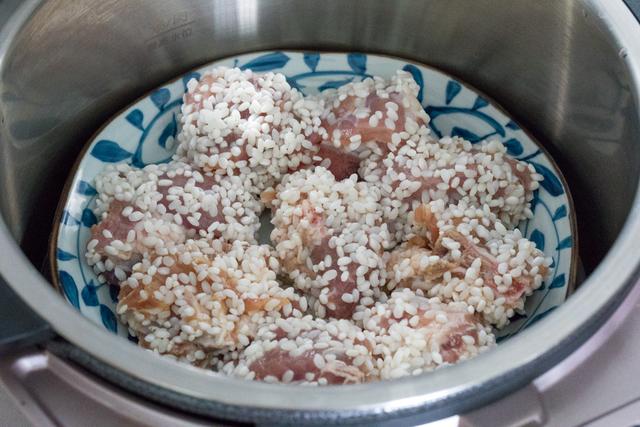 腊排骨炖什么好吃，腊排骨里面炖什么最好窍门（中国传统文化中的一道美食）