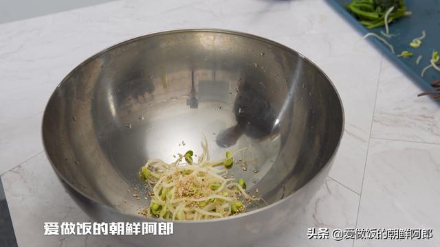 石锅拌饭酱怎么调，石锅拌饭酱料配方（石锅拌饭直接拿米饭拌可不行）