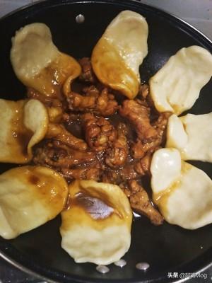 饭店地锅鸡和贴饼子的正宗做法，风靡大江南北的一道硬菜“地锅鸡”最正宗的做法