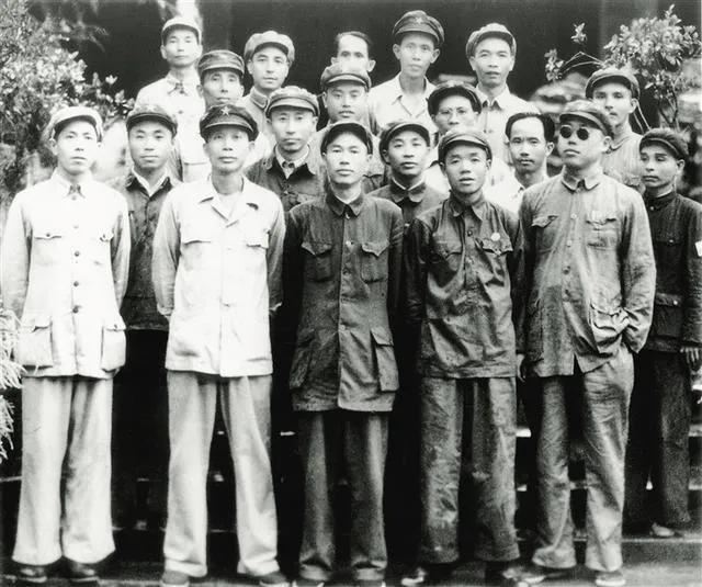 解放海南岛战役，解放海南岛经典战役（解放海南，谁是第一功）