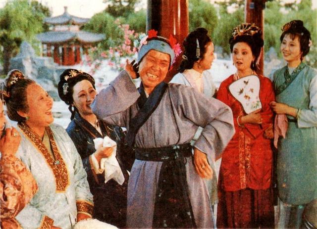 红楼梦刘姥姥深度解析，红楼梦里的刘姥姥是个励志