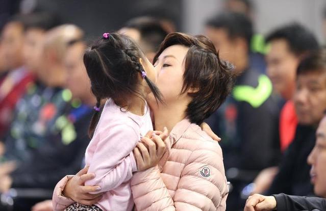 徐威更爱袁立还是张怡宁，亿万富豪徐威与袁立同居十二年