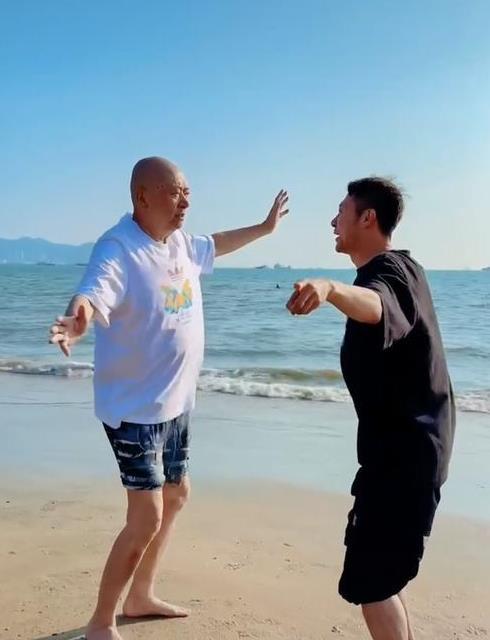 印小天送別慈父：含淚的孝心將父親的臨終歲月點亮 娛樂八卦吃瓜 第17张