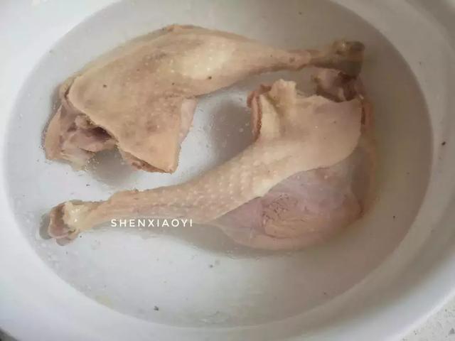 南京盐水鸭怎么吃，正宗南京盐水鸭的吃法（大叔家的南京食谱：盐水鸭腿）