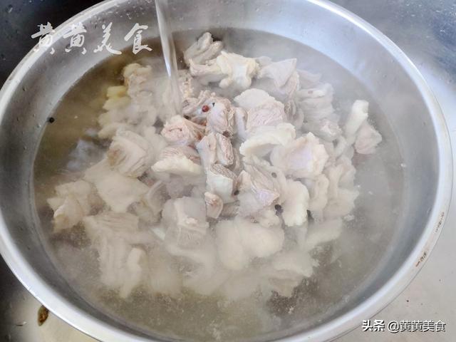红烧驴肉的家常做法，怎样做红烧驴肉好吃（美食教程之“红烧驴肉”）