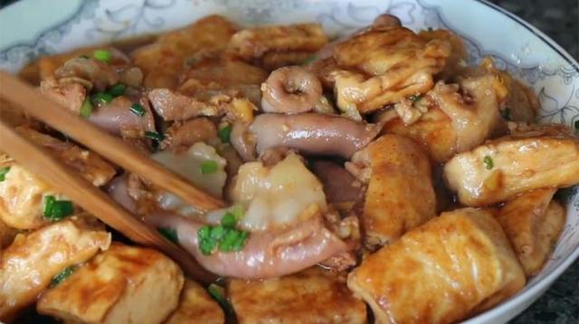 如何做一道美味的豆腐炒猪肉，家常菜“豆腐炒肉”