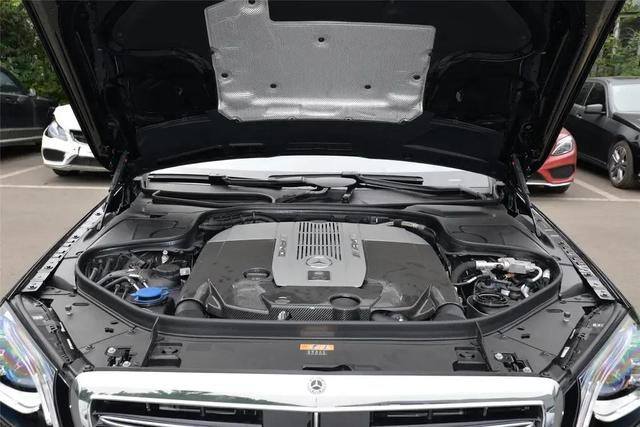 奔驰gt63s，奔驰amg gt 63s 介绍（国内进口版本中性能最强的奔驰四门GT跑车）