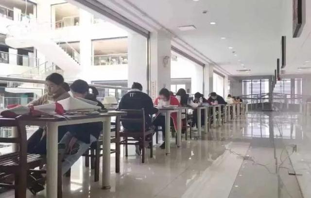 苏州市区的职业学院，这里是苏州市职业大学