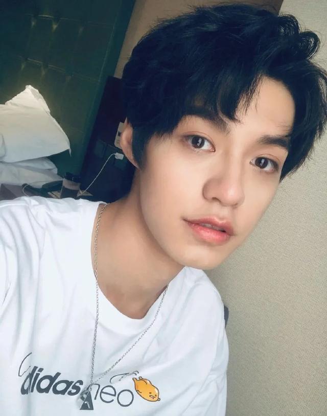 创4 吴宇恒出道了吗，他是赵薇公司的唯一偶像艺人
