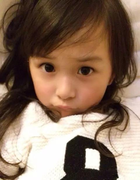 刘楚恬一家三口，小芈月刘楚恬人气不输孙俪