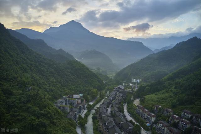 重庆周边凉快的避暑打卡地两三天，重庆周边这⑧个避暑胜地只有25℃