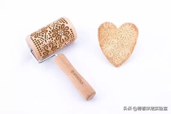 擀面杖如何制作，有时候擀面杖也能做出艺术甜品