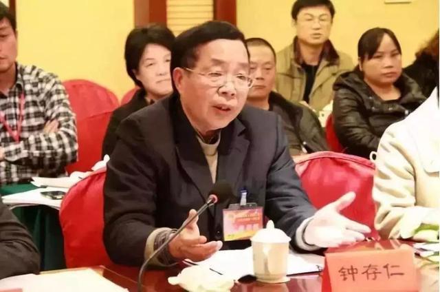 衣服发黄怎么办，小妙招衣服发黄了怎么处理