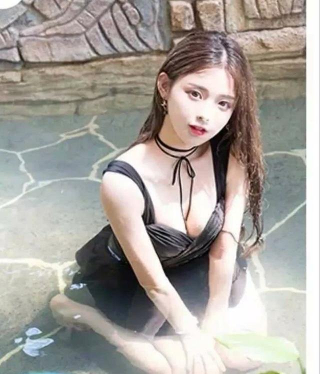 关晓彤鞠婧祎锦上添花，鞠婧祎杨超越关晓彤泳装惊艳