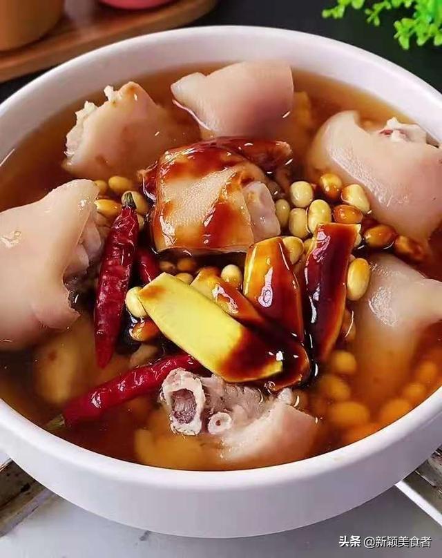 黄焖猪蹄该怎么做，原来饭店的黄焖猪蹄都是这样做的